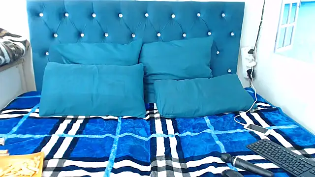 CuteBubbles13th online show from April 20, 12:30 pm