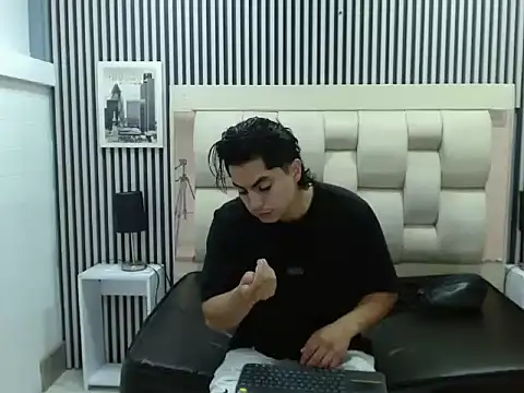 Alex Wolft online show from March 27, 12:27 pm