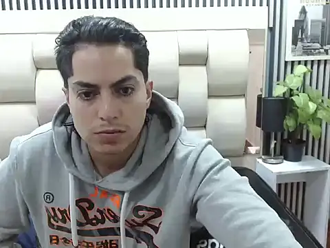 Snapshot of Alex_Wolft chatting on April 26, 11:08 am Alex Wolft online show from April 26, 11:08 am