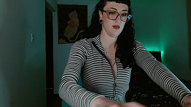 VelvetVal  online show from April 11, 2:27 am