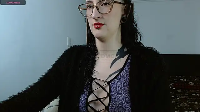 VelvetVal  online show from April 17, 5:16 pm