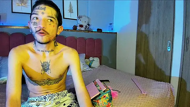 MidnightSinners online show from April 12, 11:21 pm