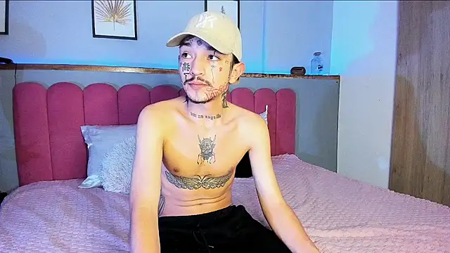 MidnightSinners online show from April 16, 9:50 pm