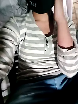 Divya3107 online show from March 25, 5:08 pm