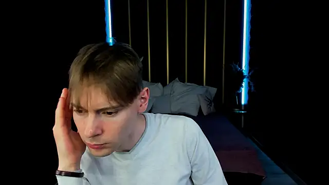 Martin Perry online show from April 11, 9:30 pm