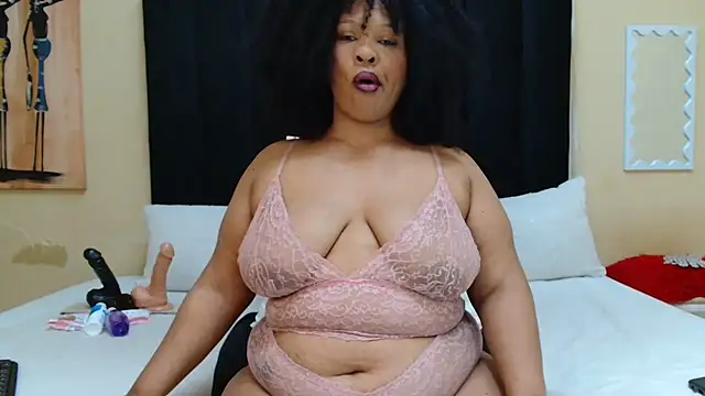 Snapshot of TamaraDee4papi chatting on May 17, 7:28 am TamaraDee4papi online show from May 17, 7:28 am