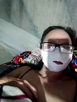 Tina6886 online show from April 6, 7:15 pm