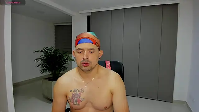 TroyeSavage online show from March 13, 12:39 am