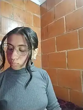 Amanda x1 online show from April 13, 8:03 pm