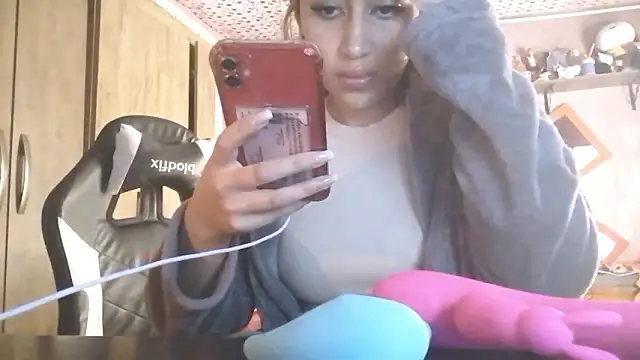 Ashley7811 online show from March 16, 5:55 am