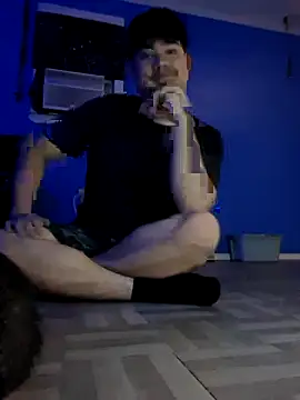 derek0 17 online show from May 12, 5:26 am