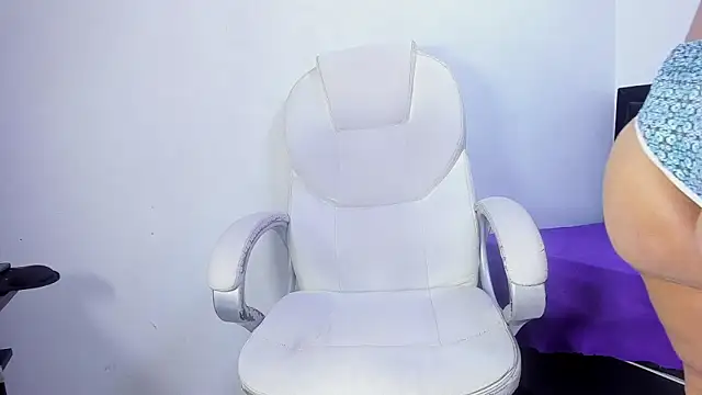 BustyyJuicy Rs online show from April 13, 12:43 pm