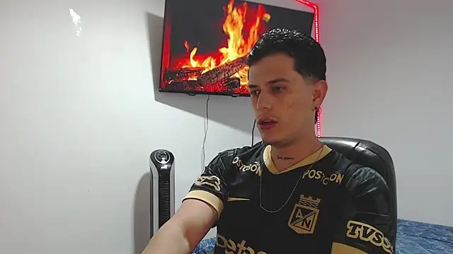 JUAN CAMILOXXX online show from March 31, 4:02 am