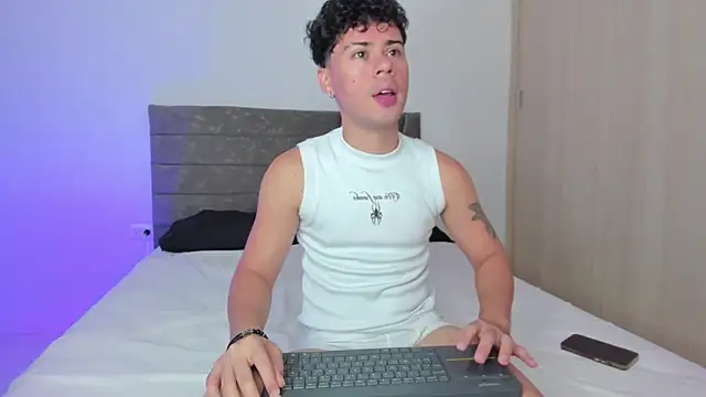 Soft Temptationxx online show from April 14, 11:49 am