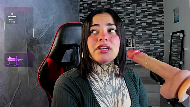 Sophiia cherry online show from March 31, 5:35 pm