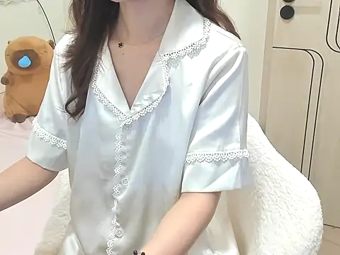 Camiilia online show from June 11, 3:48 am