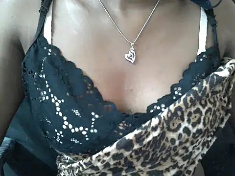 Couplehot00 online show from March 26, 8:09 am