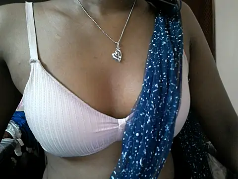 Couplehot00 online show from April 4, 7:55 pm