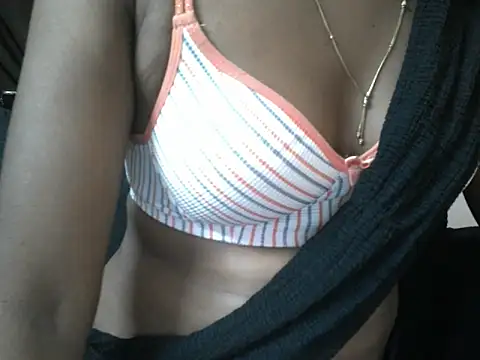 Couplehot00 online show from May 31, 1:29 pm