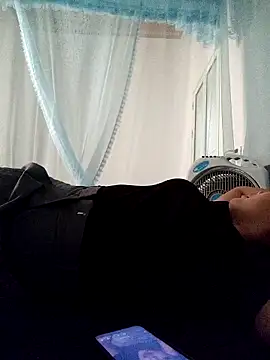 Sweet-cum425 online show from April 13, 4:29 am