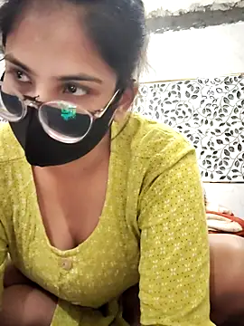 miss juliya online show from April 14, 5:30 pm