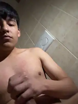 uunico22anni online show from March 14, 6:24 pm