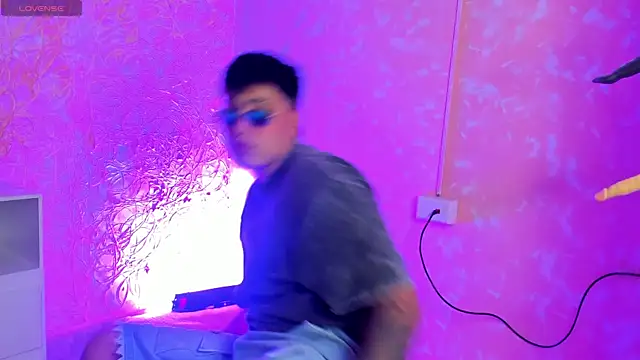 ThomasThundr online show from March 30, 5:19 am