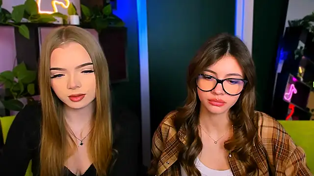 mia bamby1 online show from March 19, 6:28 am