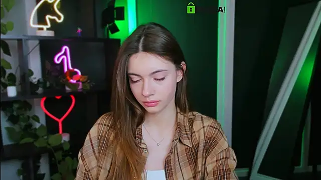 mia bamby1 online show from April 18, 7:23 am