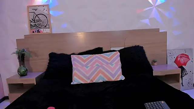 KittyVelve online show from April 21, 3:07 pm