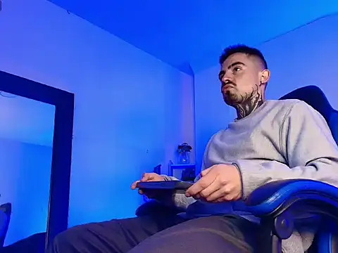 Dallas Whitee online show from April 5, 12:57 pm