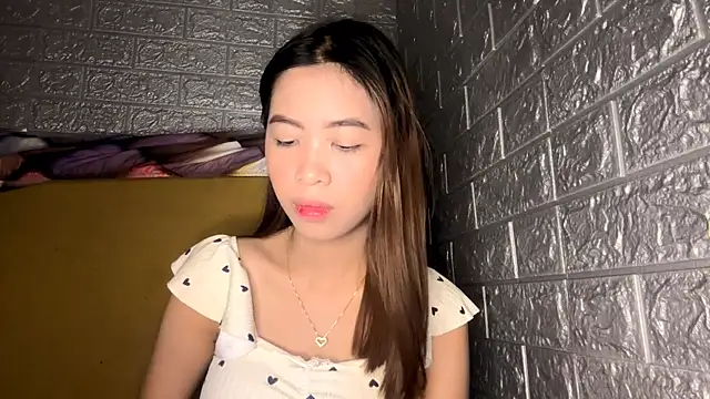 EunaBarretto online show from March 18, 5:10 am