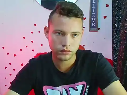 Snapshot of sven_fox723 chatting on May 11, 3:07 pm sven fox723 online show from May 11, 3:07 pm