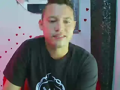 Snapshot of sven_fox723 chatting on May 12, 12:57 pm sven fox723 online show from May 12, 12:57 pm