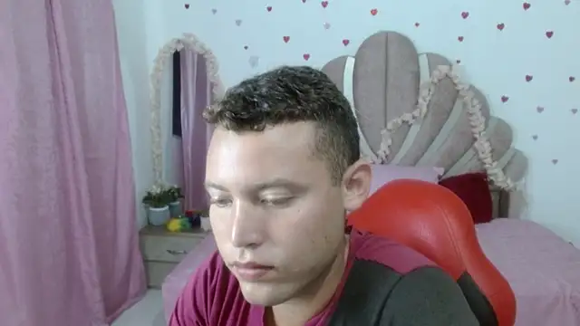 Snapshot of sven_fox723 chatting on June 9, 1:12 pm sven fox723 online show from June 9, 1:12 pm