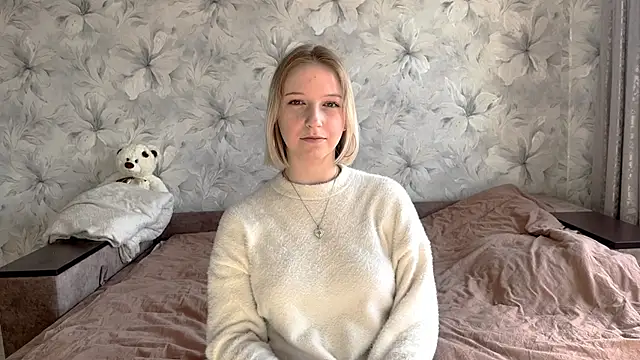 RebbecaBabe online show from March 12, 8:20 am