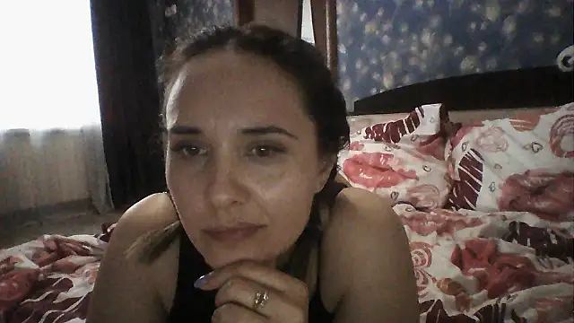 Alisa07qw online show from May 1, 1:26 pm