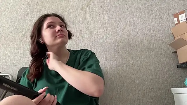 Emmiebutwihu online show from April 9, 1:05 am