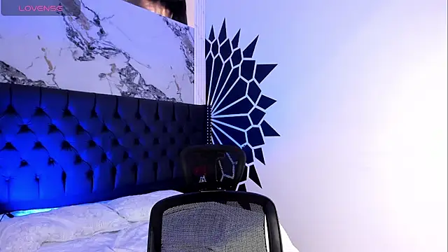 NicoKinggs  online show from April 20, 1:25 pm