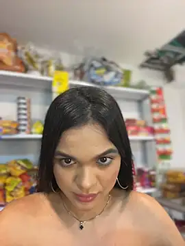 Snapshot of Bella-Ferrer chatting on May 27, 6:16 pm Bella-Ferrer online show from May 27, 6:16 pm