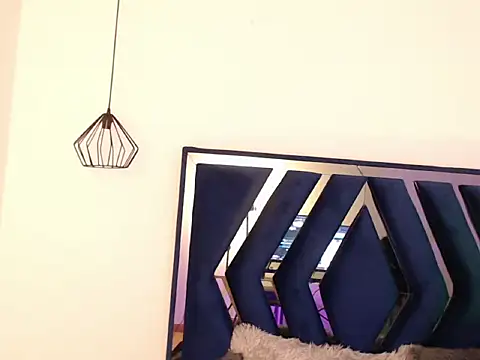 samantha hanson online show from April 11, 9:35 am