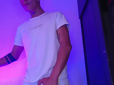 ethanchamo online show from April 7, 8:42 pm