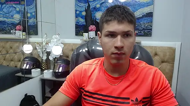 AlessandroFranco online show from April 7, 1:33 pm