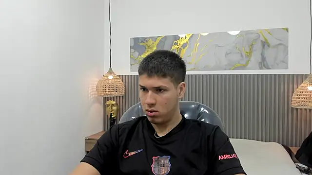 AlessandroFranco online show from April 8, 1:00 pm