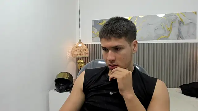 AlessandroFranco online show from April 10, 1:38 pm