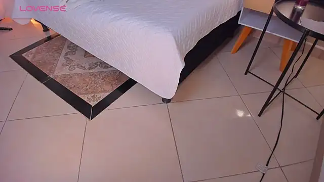 nova silk online show from April 8, 8:20 pm