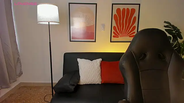 nova silk online show from April 17, 7:17 pm