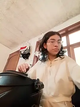 Molly A online show from April 3, 3:32 pm