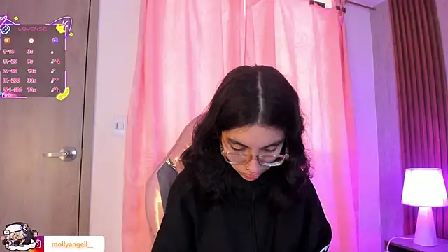 Molly A online show from April 18, 4:55 pm