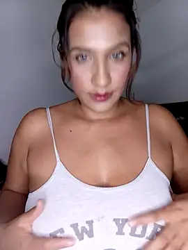 douce 9 online show from March 29, 1:38 am